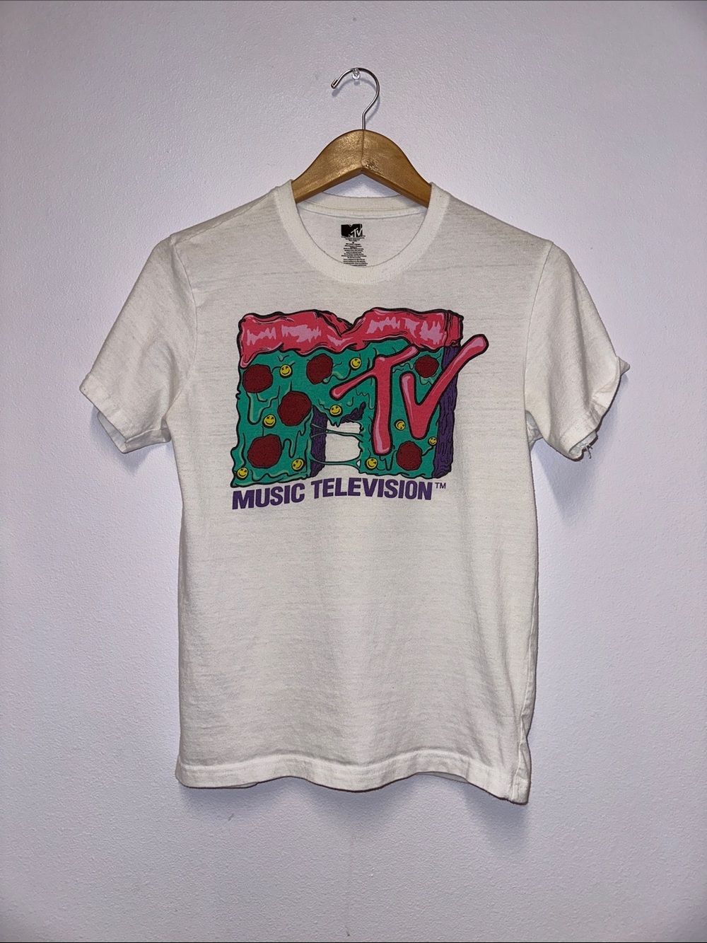 Authentic MTV Graphic Tee Ivory White with Pink, Green and Purple Pizza Logo M